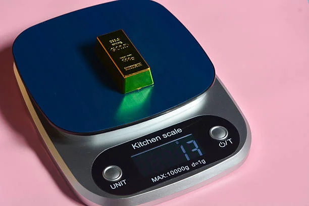 Weighing gold grams